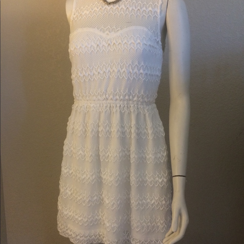 Ultra Pink Sleeveless White Lace Dress size S